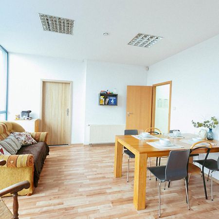 Hostel Metro Kabaty Varşova Dış mekan fotoğraf